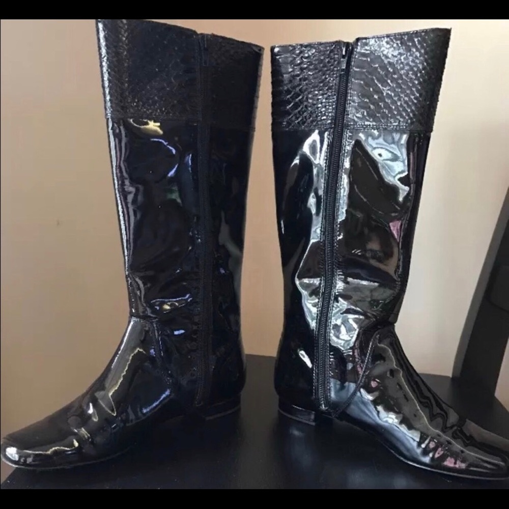 💯 Authentic Coach Patent leather boots!